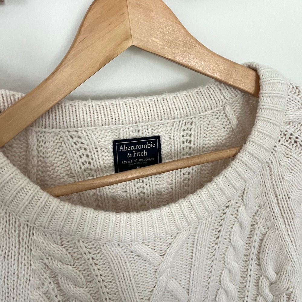 Abercrombie & Fitch Womens Cream Cable Knit Sweater Medium Cotton Blend Pullover - Picture 2 of 6